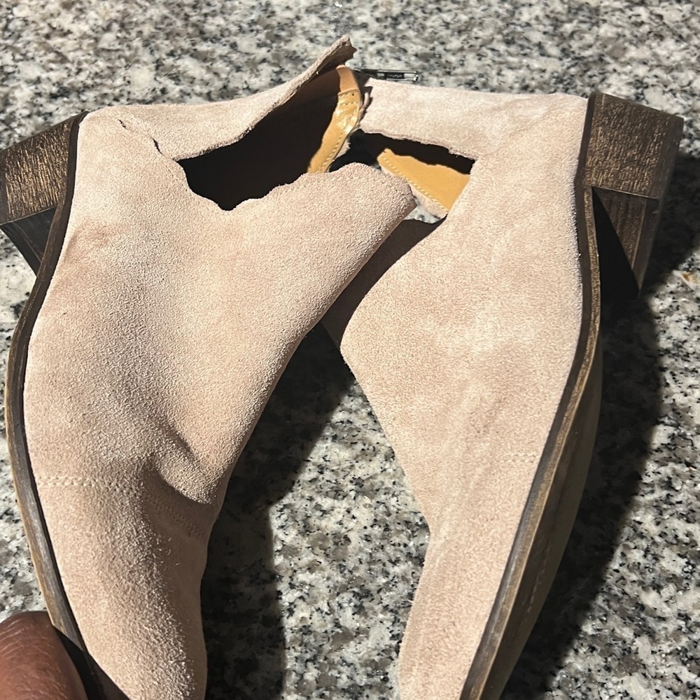 Klub Nicvo Bae women’s Sz 8 Scallop Bootie Beige Ankle Booties - Picture 8 of 11